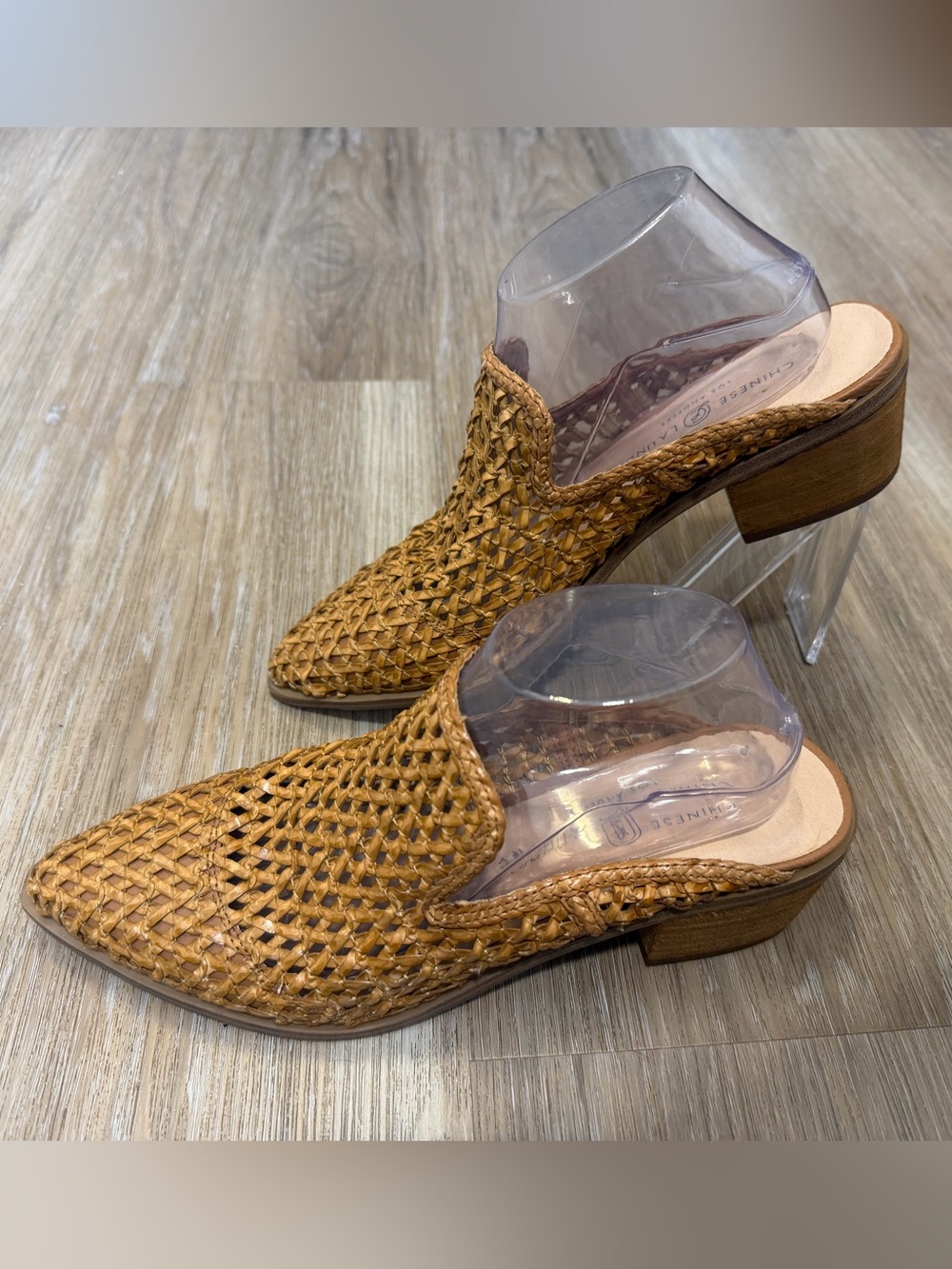 NEW Chinese Laundry Mayflower Woven Pointed Toe Mules Size 10